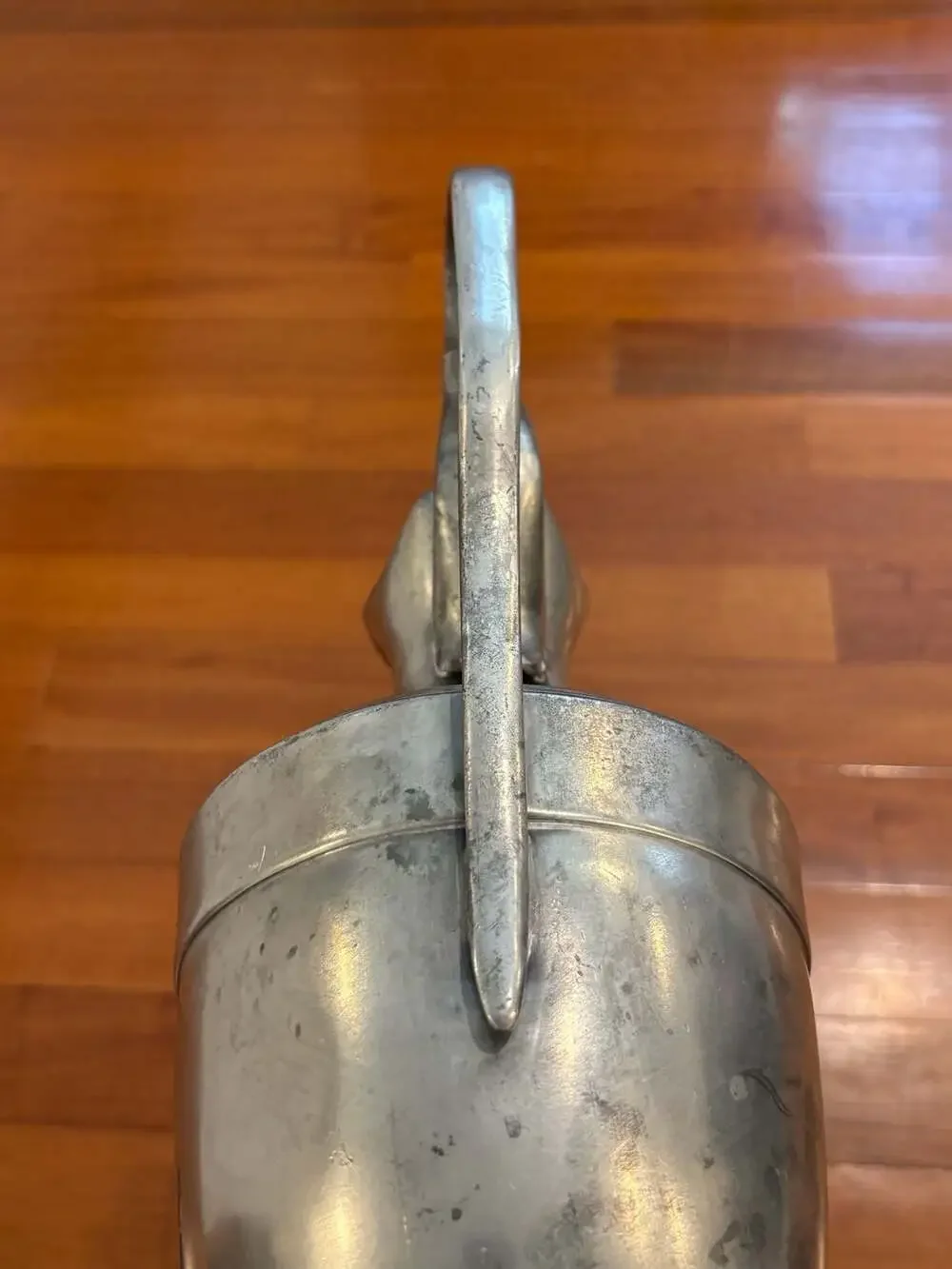 Unknown vintage finistain